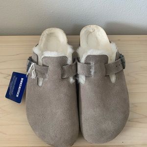 *New with tags! Birkenstock Boston Shearling Clog. Size 40EU/9.5US. Color Gray.